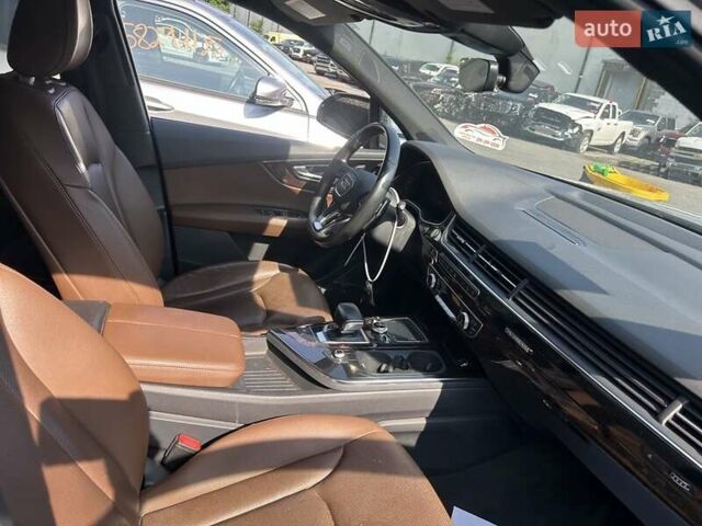 Ауди Ку 7 2016 в Киеве на Automoto.ua Серый Ауди Ку 7, объемом двигателя 3 л и пробегом 156 тыс. км за 21800 $, фото 16 на Automoto.ua