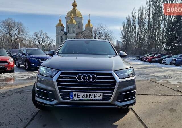 Серый Ауди Ку 7, объемом двигателя 3 л и пробегом 220 тыс. км за 22999 $, фото 1 на Automoto.ua