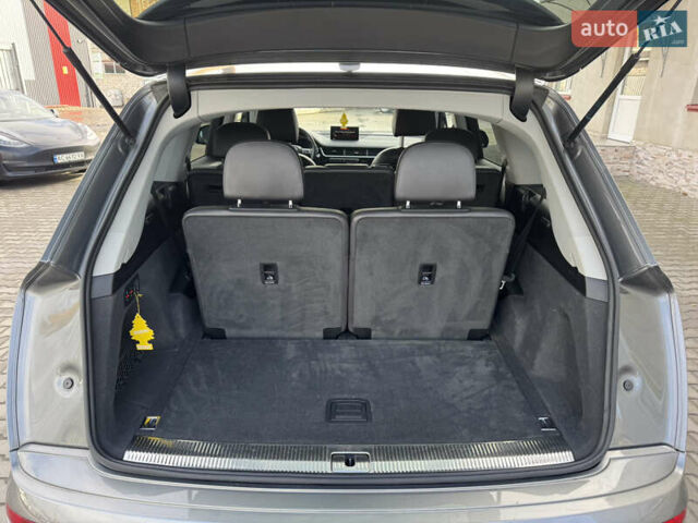 Сірий Ауді Ку 7, об'ємом двигуна 3 л та пробігом 181 тис. км за 23800 $, фото 46 на Automoto.ua