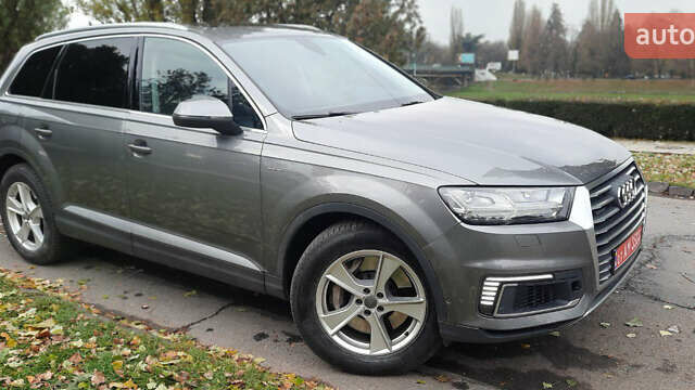 Сірий Ауді Ку 7, об'ємом двигуна 3 л та пробігом 160 тис. км за 37500 $, фото 3 на Automoto.ua