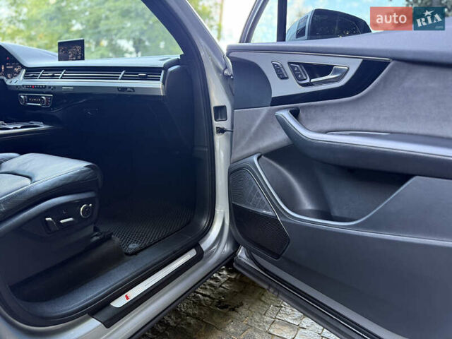 Серый Ауди Ку 7, объемом двигателя 2.97 л и пробегом 207 тыс. км за 32500 $, фото 40 на Automoto.ua