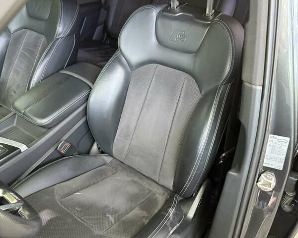 Серый Ауди Ку 7, объемом двигателя 2.97 л и пробегом 214 тыс. км за 40000 $, фото 3 на Automoto.ua