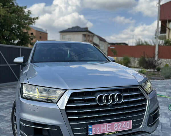 Серый Ауди Ку 7, объемом двигателя 3 л и пробегом 200 тыс. км за 23500 $, фото 1 на Automoto.ua