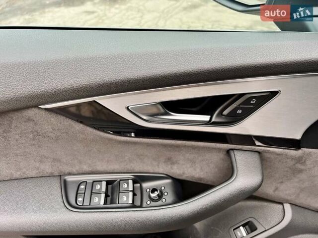 Серый Ауди Ку 7, объемом двигателя 2.97 л и пробегом 219 тыс. км за 36999 $, фото 21 на Automoto.ua