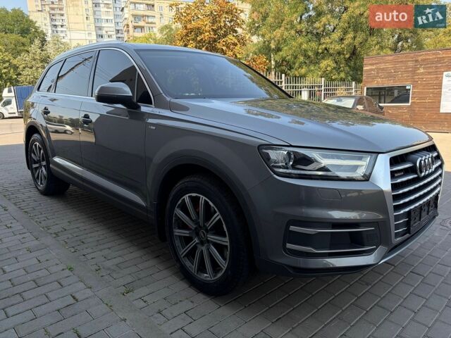 Сірий Ауді Ку 7, об'ємом двигуна 2.97 л та пробігом 213 тис. км за 31161 $, фото 15 на Automoto.ua
