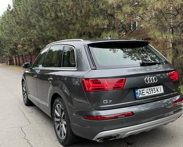 Серый Ауди Ку 7, объемом двигателя 2.97 л и пробегом 230 тыс. км за 39000 $, фото 5 на Automoto.ua