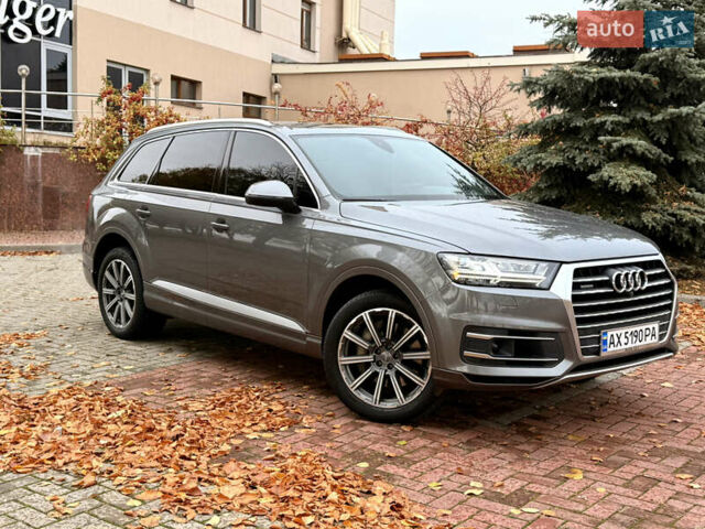 Серый Ауди Ку 7, объемом двигателя 3 л и пробегом 224 тыс. км за 23900 $, фото 3 на Automoto.ua