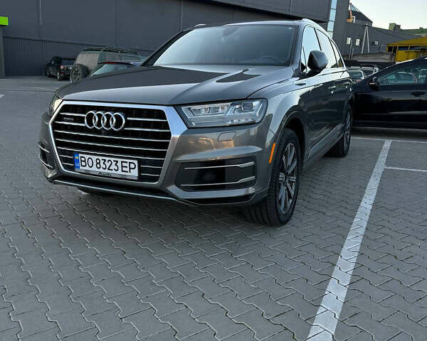 Серый Ауди Ку 7, объемом двигателя 3 л и пробегом 212 тыс. км за 25000 $, фото 1 на Automoto.ua