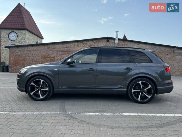 Сірий Ауді Ку 7, об'ємом двигуна 3 л та пробігом 180 тис. км за 39500 $, фото 2 на Automoto.ua