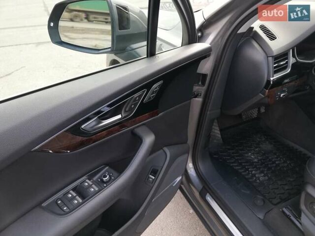 Серый Ауди Ку 7, объемом двигателя 3 л и пробегом 181 тыс. км за 38900 $, фото 17 на Automoto.ua