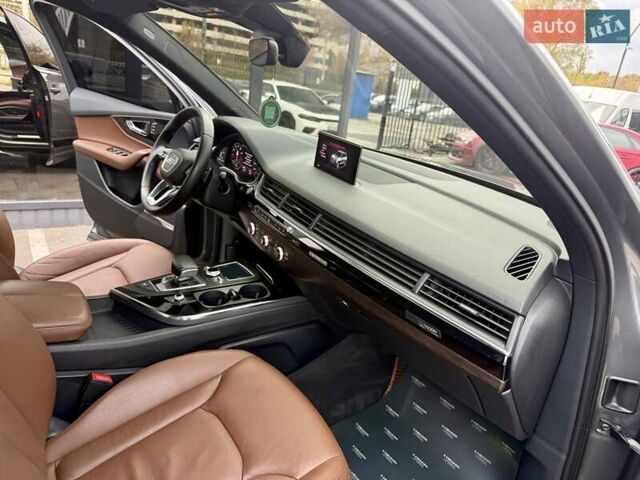 Серый Ауди Ку 7, объемом двигателя 3 л и пробегом 135 тыс. км за 27900 $, фото 55 на Automoto.ua