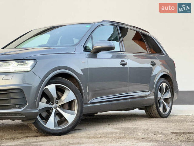 Серый Ауди Ку 7, объемом двигателя 3 л и пробегом 257 тыс. км за 35000 $, фото 4 на Automoto.ua