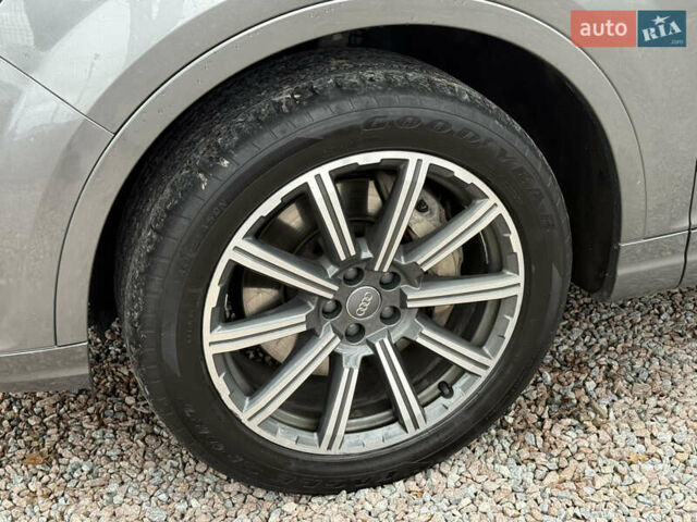 Серый Ауди Ку 7, объемом двигателя 3 л и пробегом 186 тыс. км за 22400 $, фото 4 на Automoto.ua