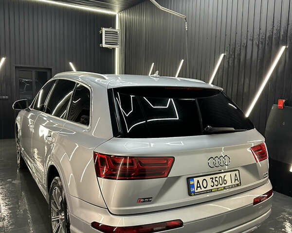 Серый Ауди Ку 7, объемом двигателя 3 л и пробегом 135 тыс. км за 31000 $, фото 2 на Automoto.ua