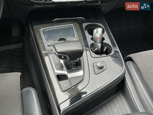 Сірий Ауді Ку 7, об'ємом двигуна 3 л та пробігом 152 тис. км за 27000 $, фото 28 на Automoto.ua