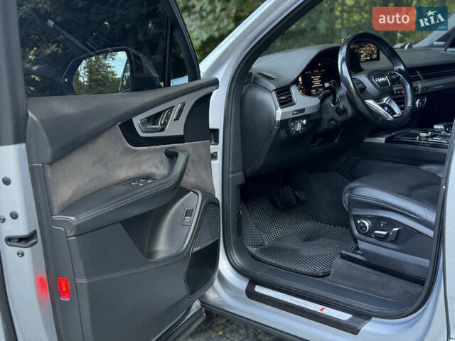 Серый Ауди Ку 7, объемом двигателя 2.97 л и пробегом 207 тыс. км за 32500 $, фото 19 на Automoto.ua