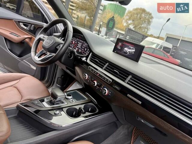 Серый Ауди Ку 7, объемом двигателя 3 л и пробегом 135 тыс. км за 27900 $, фото 56 на Automoto.ua