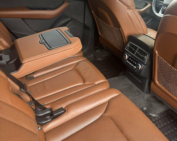 Сірий Ауді Ку 7, об'ємом двигуна 2.97 л та пробігом 135 тис. км за 38777 $, фото 11 на Automoto.ua