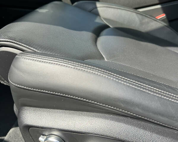 Серый Ауди Ку 7, объемом двигателя 3 л и пробегом 198 тыс. км за 41999 $, фото 3 на Automoto.ua