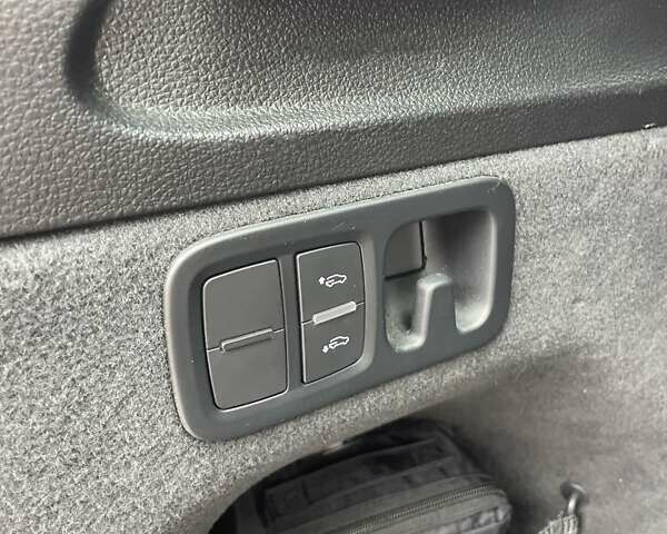 Серый Ауди Ку 7, объемом двигателя 2.97 л и пробегом 230 тыс. км за 39000 $, фото 18 на Automoto.ua