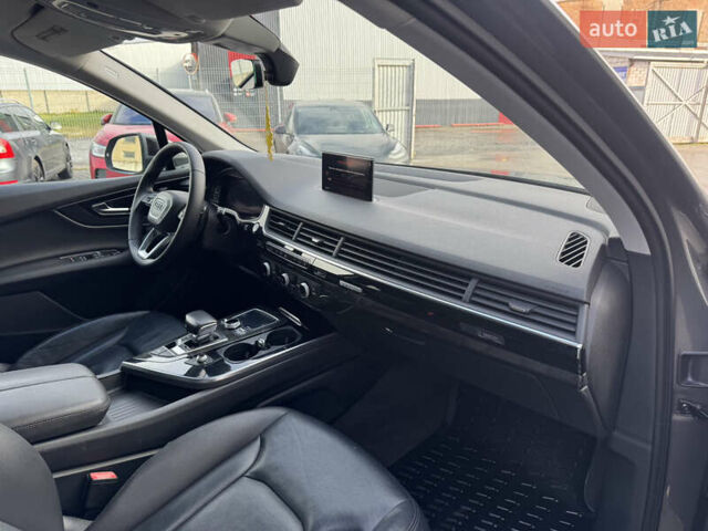 Сірий Ауді Ку 7, об'ємом двигуна 3 л та пробігом 181 тис. км за 23800 $, фото 33 на Automoto.ua