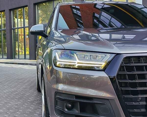 Ауди Ку 7 2016 в Полтаве на Automoto.ua Серый Ауди Ку 7, объемом двигателя 3 л и пробегом 209 тыс. км за 25999 $, фото 3 на Automoto.ua