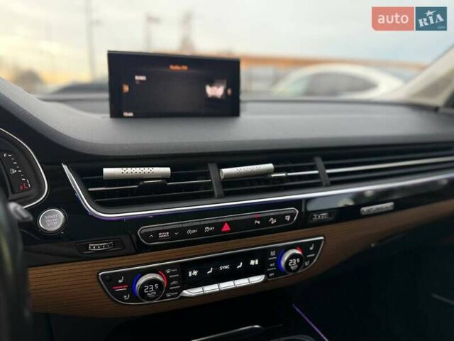 Серый Ауди Ку 7, объемом двигателя 3 л и пробегом 148 тыс. км за 30000 $, фото 12 на Automoto.ua