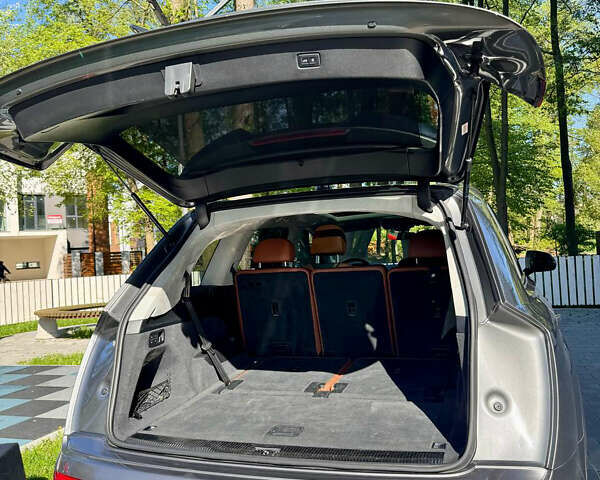 Ауди Ку 7 2016 в Ивано-Франковске на Automoto.ua Серый Ауди Ку 7, объемом двигателя 3 л и пробегом 172 тыс. км за 34000 $, фото 10 на Automoto.ua