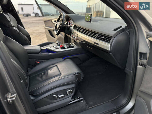 Серый Ауди Ку 7, объемом двигателя 3 л и пробегом 257 тыс. км за 35000 $, фото 36 на Automoto.ua