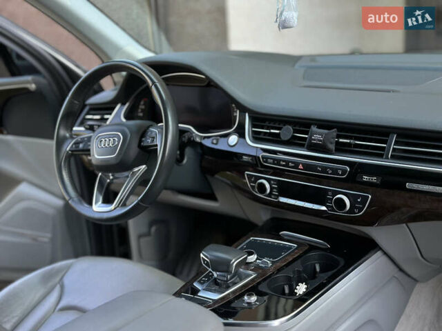 Серый Ауди Ку 7, объемом двигателя 3 л и пробегом 180 тыс. км за 23900 $, фото 18 на Automoto.ua