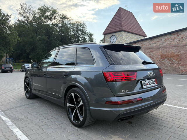Сірий Ауді Ку 7, об'ємом двигуна 3 л та пробігом 180 тис. км за 39500 $, фото 3 на Automoto.ua