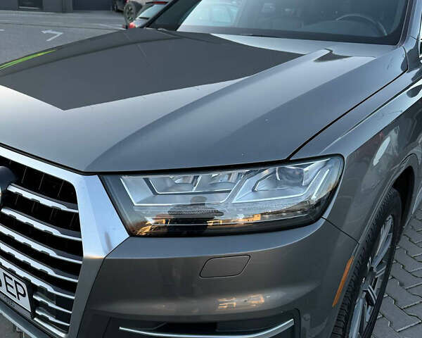 Серый Ауди Ку 7, объемом двигателя 3 л и пробегом 212 тыс. км за 25000 $, фото 5 на Automoto.ua