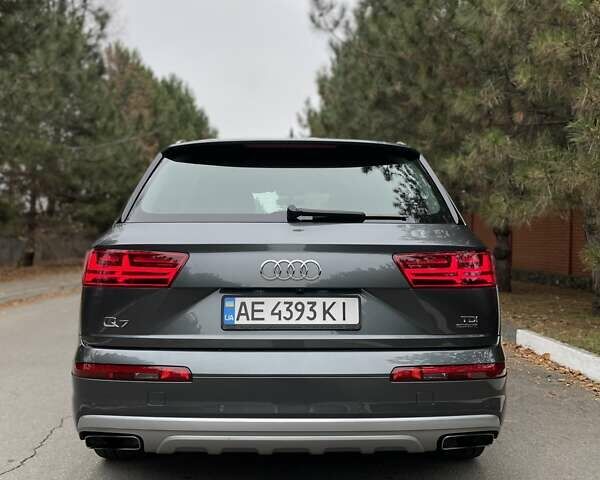 Серый Ауди Ку 7, объемом двигателя 2.97 л и пробегом 230 тыс. км за 39000 $, фото 6 на Automoto.ua