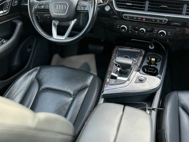 Ауди Ку 7 2016 в Василькове на Automoto.ua Серый Ауди Ку 7, объемом двигателя 3 л и пробегом 177 тыс. км за 24000 $, фото 6 на Automoto.ua