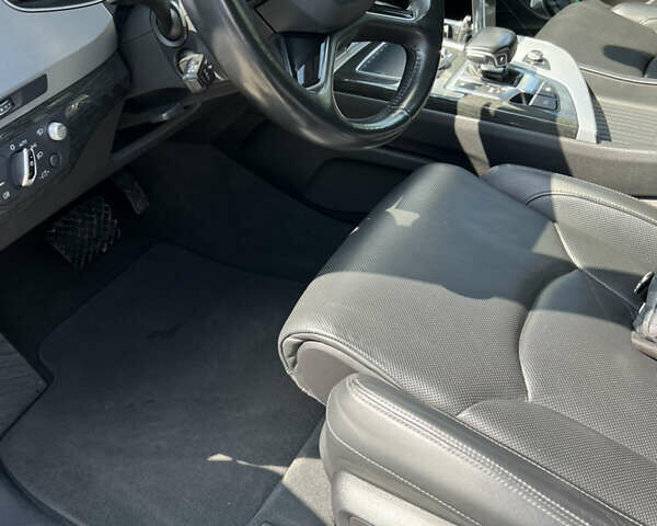 Серый Ауди Ку 7, объемом двигателя 3 л и пробегом 198 тыс. км за 41999 $, фото 5 на Automoto.ua