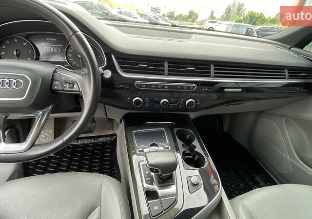 Ауди Ку 7 2016 в Ужгороде на Automoto.ua Серый Ауди Ку 7, объемом двигателя 3 л и пробегом 230 тыс. км за 20900 $, фото 12 на Automoto.ua