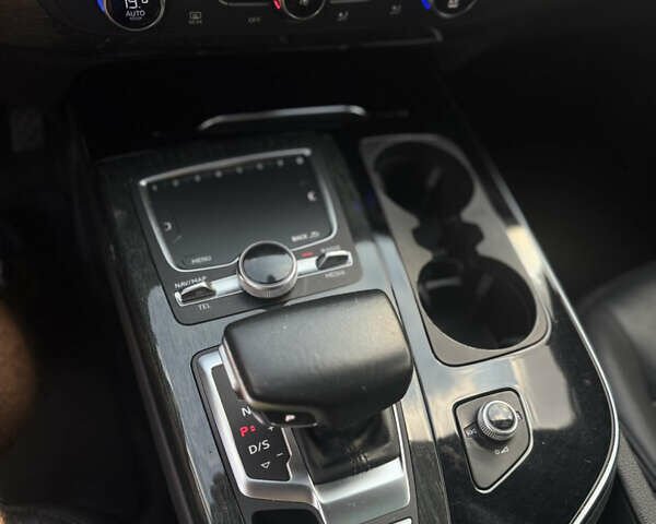 Серый Ауди Ку 7, объемом двигателя 3 л и пробегом 200 тыс. км за 20500 $, фото 19 на Automoto.ua