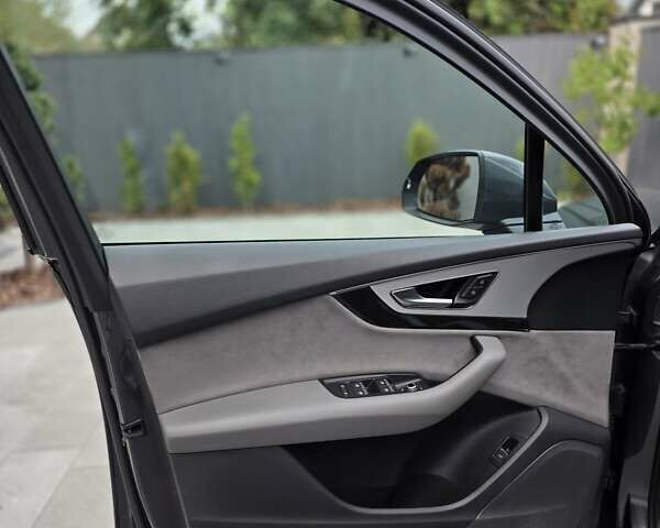 Серый Ауди Ку 7, объемом двигателя 2.97 л и пробегом 281 тыс. км за 35500 $, фото 20 на Automoto.ua