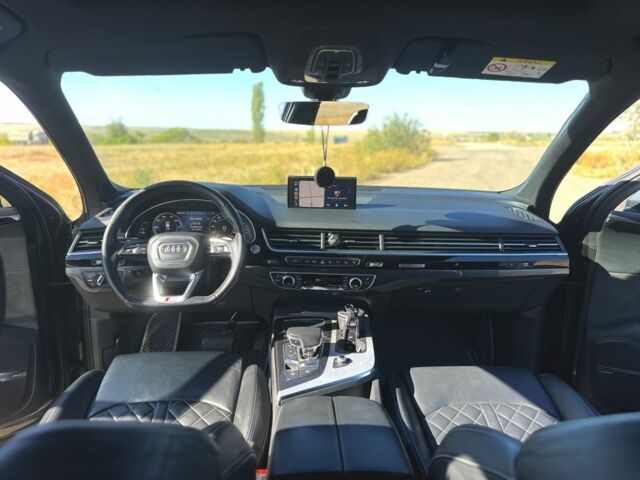 Серый Ауди Ку 7, объемом двигателя 3 л и пробегом 250 тыс. км за 38500 $, фото 4 на Automoto.ua