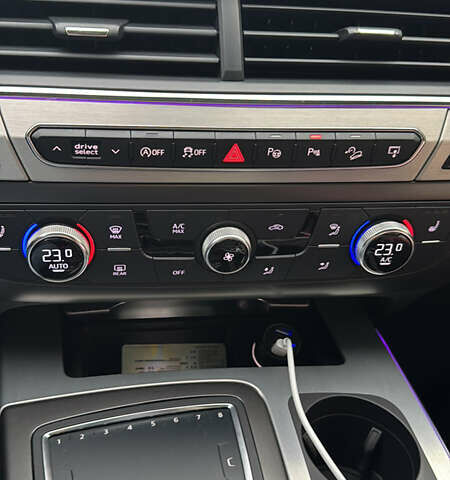 Серый Ауди Ку 7, объемом двигателя 2.97 л и пробегом 180 тыс. км за 34000 $, фото 5 на Automoto.ua