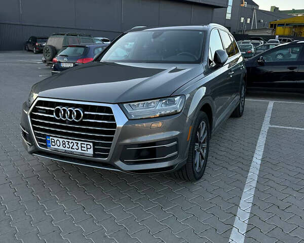 Серый Ауди Ку 7, объемом двигателя 3 л и пробегом 212 тыс. км за 25000 $, фото 2 на Automoto.ua