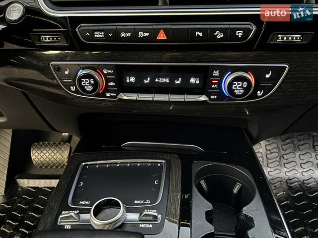 Сірий Ауді Ку 7, об'ємом двигуна 3 л та пробігом 219 тис. км за 25300 $, фото 17 на Automoto.ua