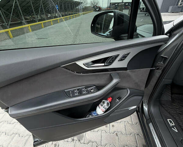 Серый Ауди Ку 7, объемом двигателя 2.97 л и пробегом 260 тыс. км за 35000 $, фото 14 на Automoto.ua