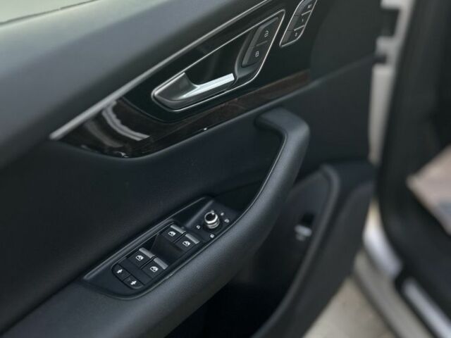 Ауди Ку 7 2016 в Василькове на Automoto.ua Серый Ауди Ку 7, объемом двигателя 3 л и пробегом 177 тыс. км за 24000 $, фото 5 на Automoto.ua