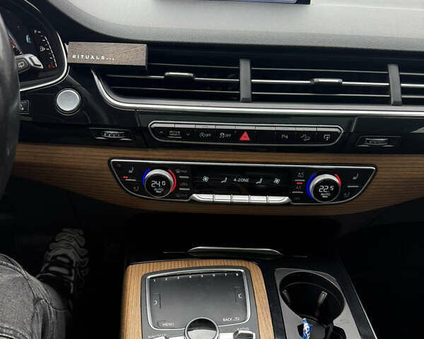 Сірий Ауді Ку 7, об'ємом двигуна 3 л та пробігом 212 тис. км за 24999 $, фото 5 на Automoto.ua