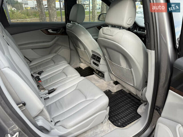 Серый Ауди Ку 7, объемом двигателя 3 л и пробегом 173 тыс. км за 21950 $, фото 63 на Automoto.ua