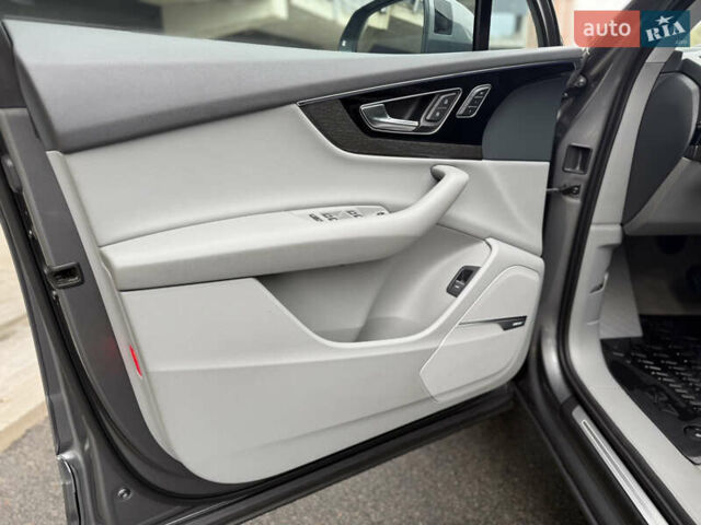 Сірий Ауді Ку 7, об'ємом двигуна 3 л та пробігом 128 тис. км за 32000 $, фото 11 на Automoto.ua