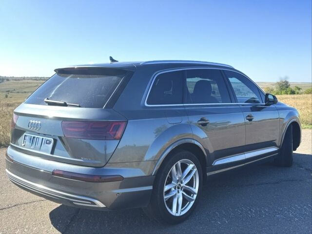 Серый Ауди Ку 7, объемом двигателя 3 л и пробегом 250 тыс. км за 38500 $, фото 3 на Automoto.ua