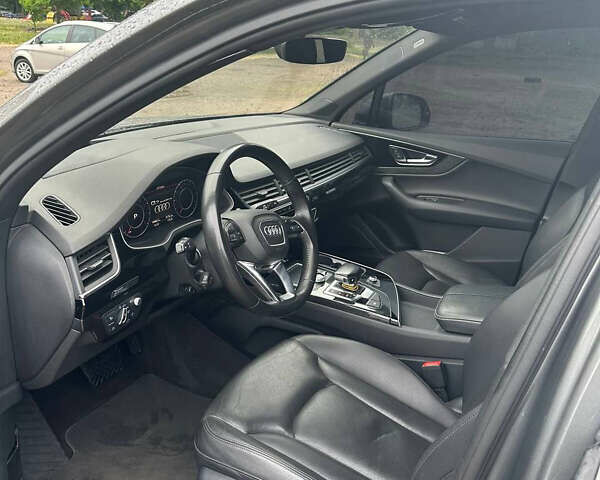 Серый Ауди Ку 7, объемом двигателя 3 л и пробегом 99 тыс. км за 29000 $, фото 1 на Automoto.ua