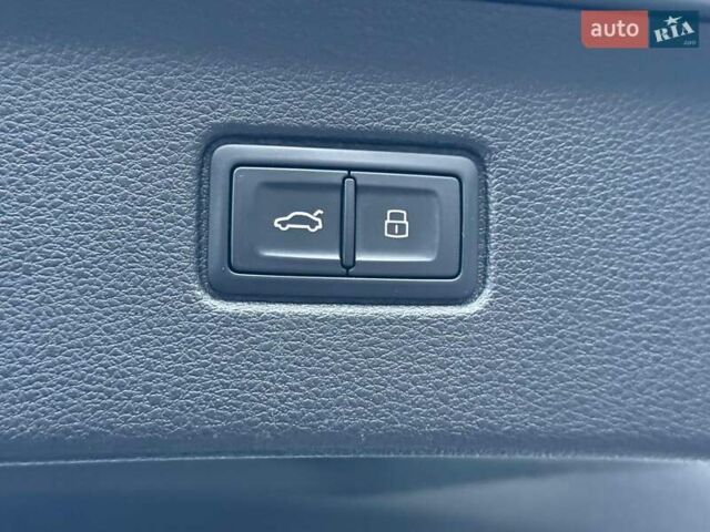 Сірий Ауді Ку 7, об'ємом двигуна 3 л та пробігом 216 тис. км за 21900 $, фото 26 на Automoto.ua